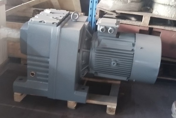 827R37減速機.jpg