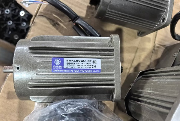 烘焙機械錐形滾(gǔn)圓機減速電(diàn)機180W.jpg